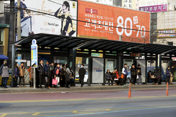 巨済行きの2000番直行座席バス（下端地下鉄駅の始発）