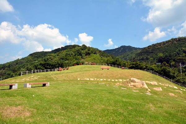 김해구산동백운대고분