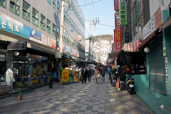 国際市場のGM CD&DVD専門店
