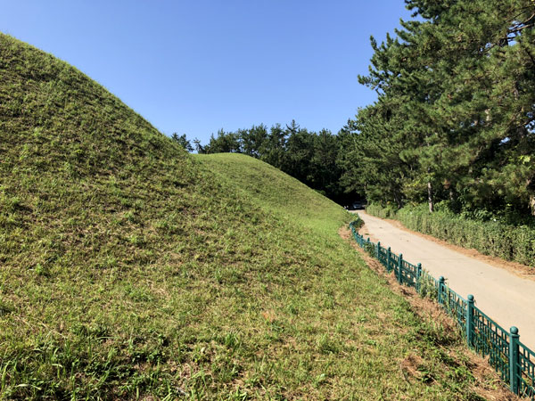 海南方山里長鼓峰古墳